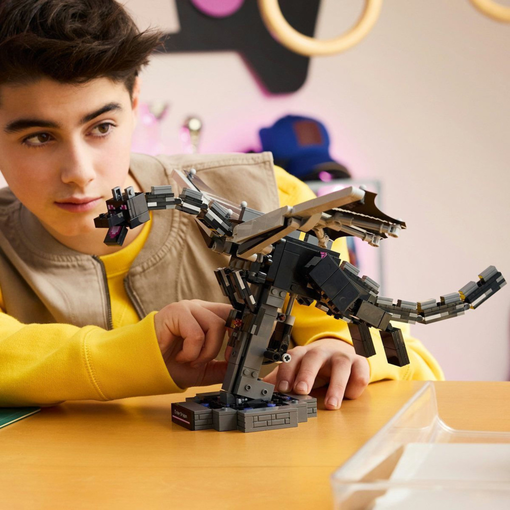 LEGO Minecraft Ender Dragon για 10+ Ετών 710τμχ 21595