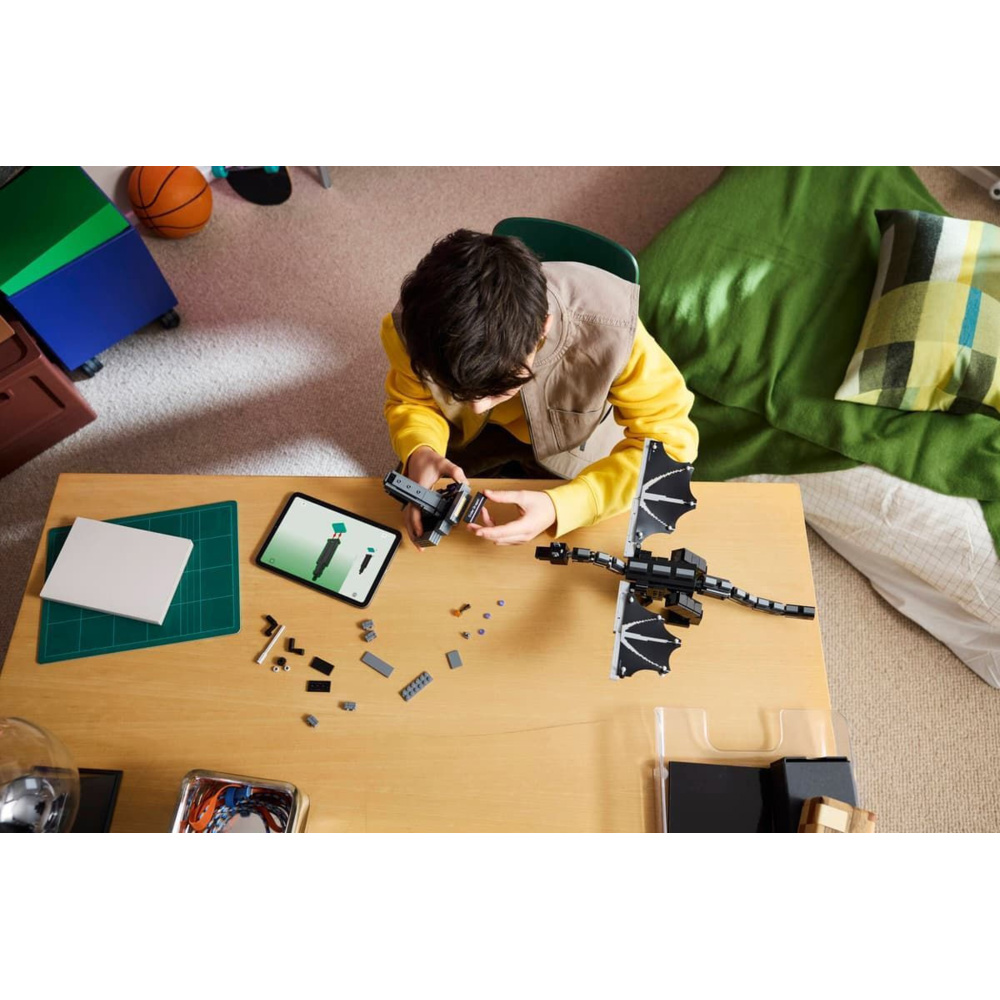 LEGO Minecraft Ender Dragon για 10+ Ετών 710τμχ 21595